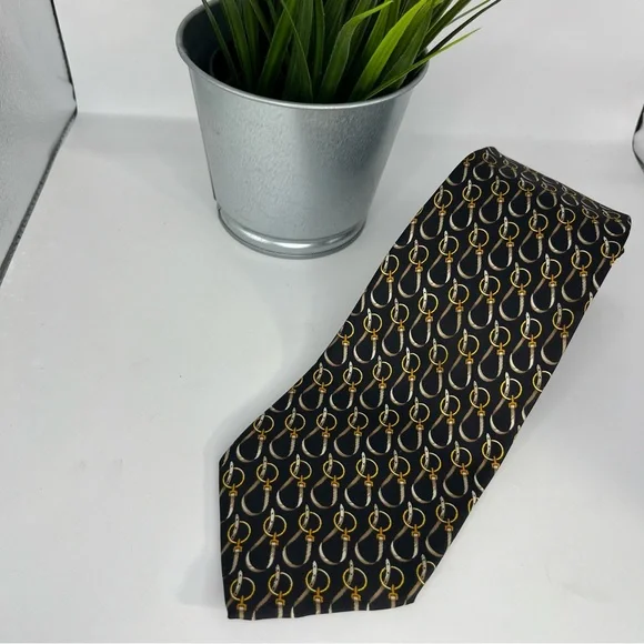 Gucci Men’s Silk Neck Tie‎ Black with Gold Equestrian Buckles Luxury Formal